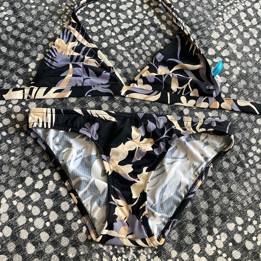 BCBG floral bikini. Size 6